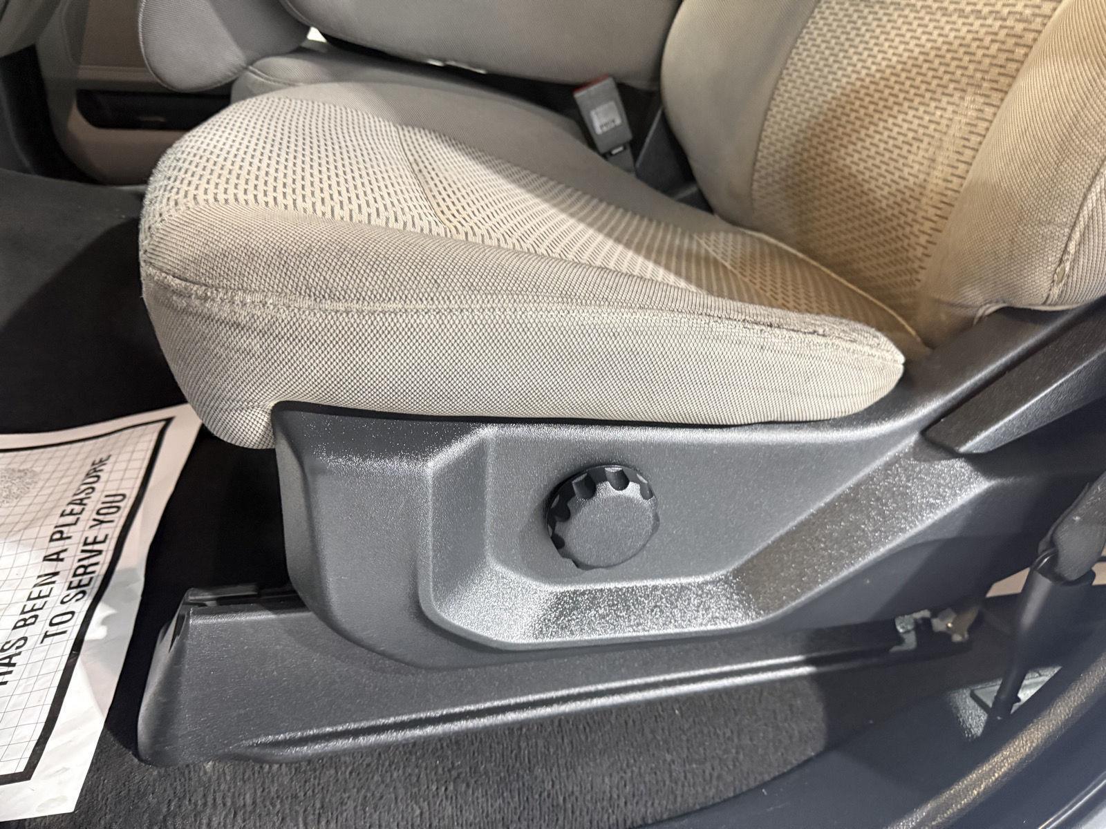 Vehicle photo 16
