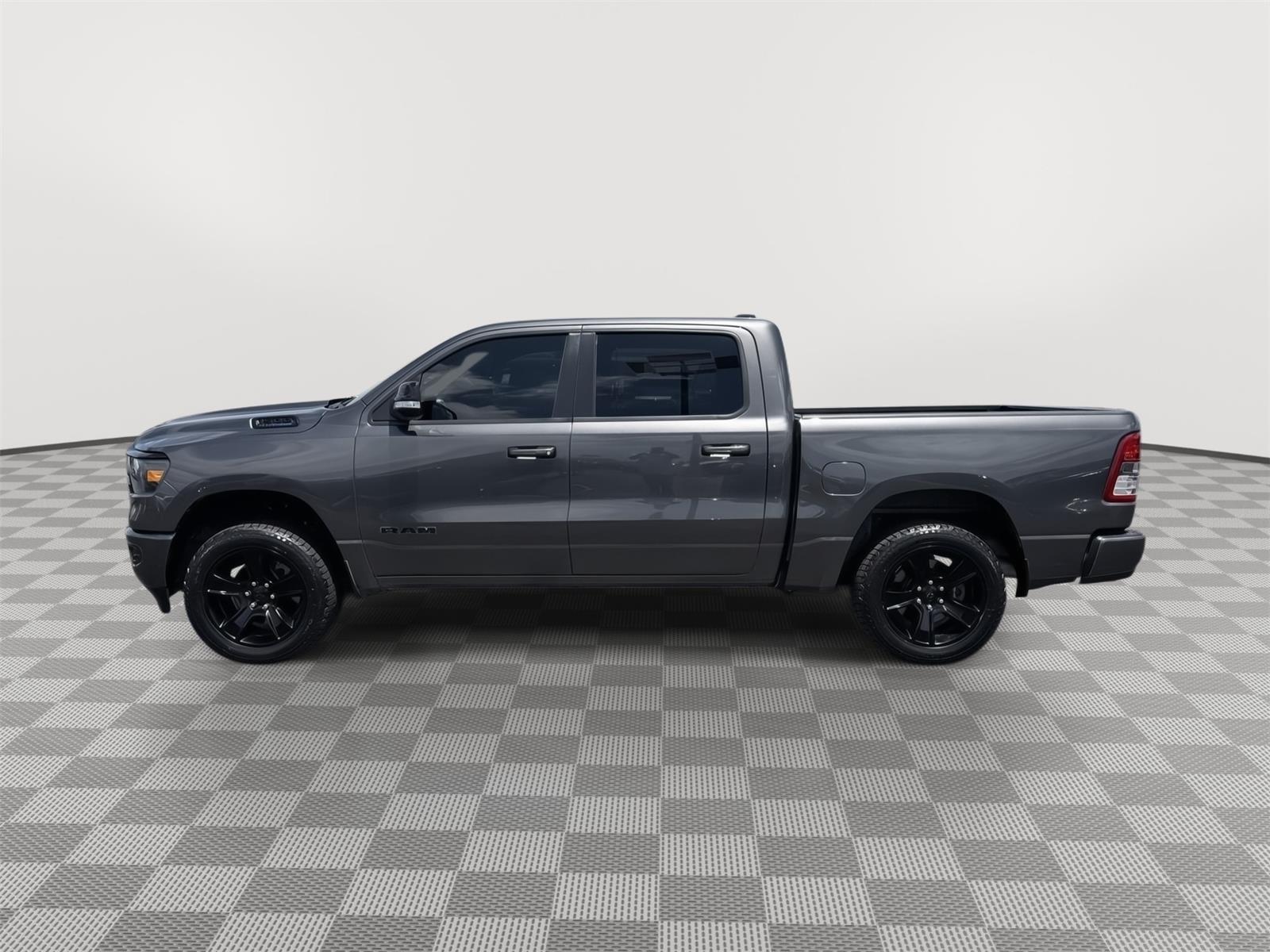 Vehicle photo 2
