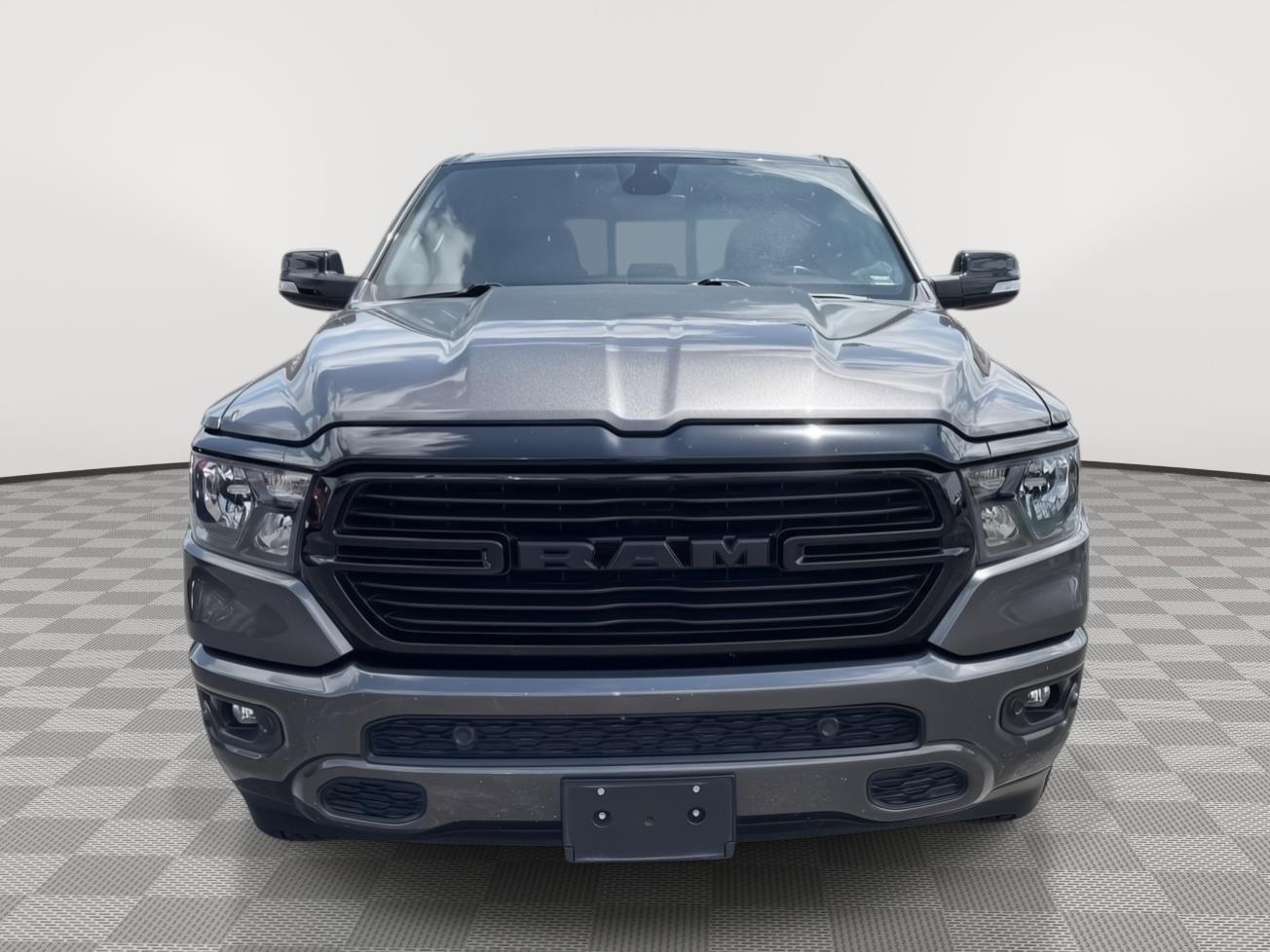 Vehicle photo 4