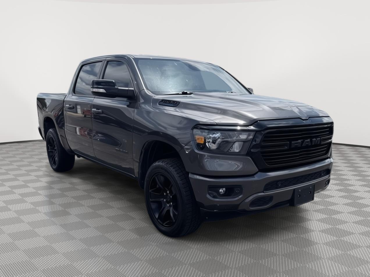 Vehicle photo 5