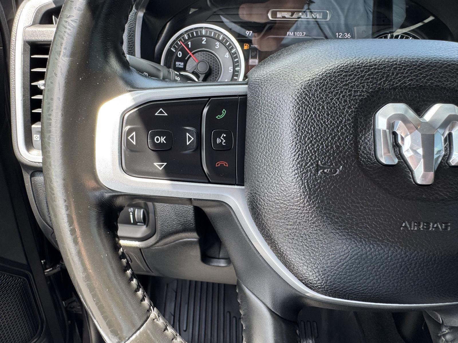 Vehicle photo 9