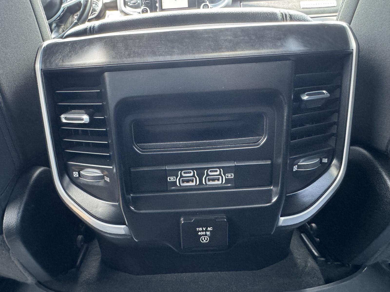 Vehicle photo 23