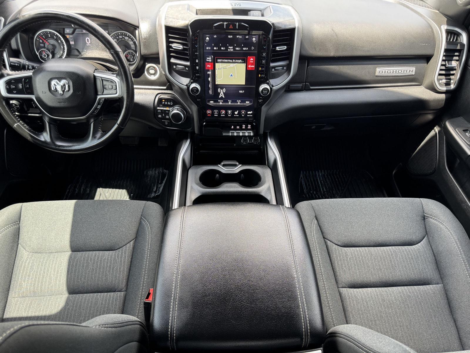 Vehicle photo 24