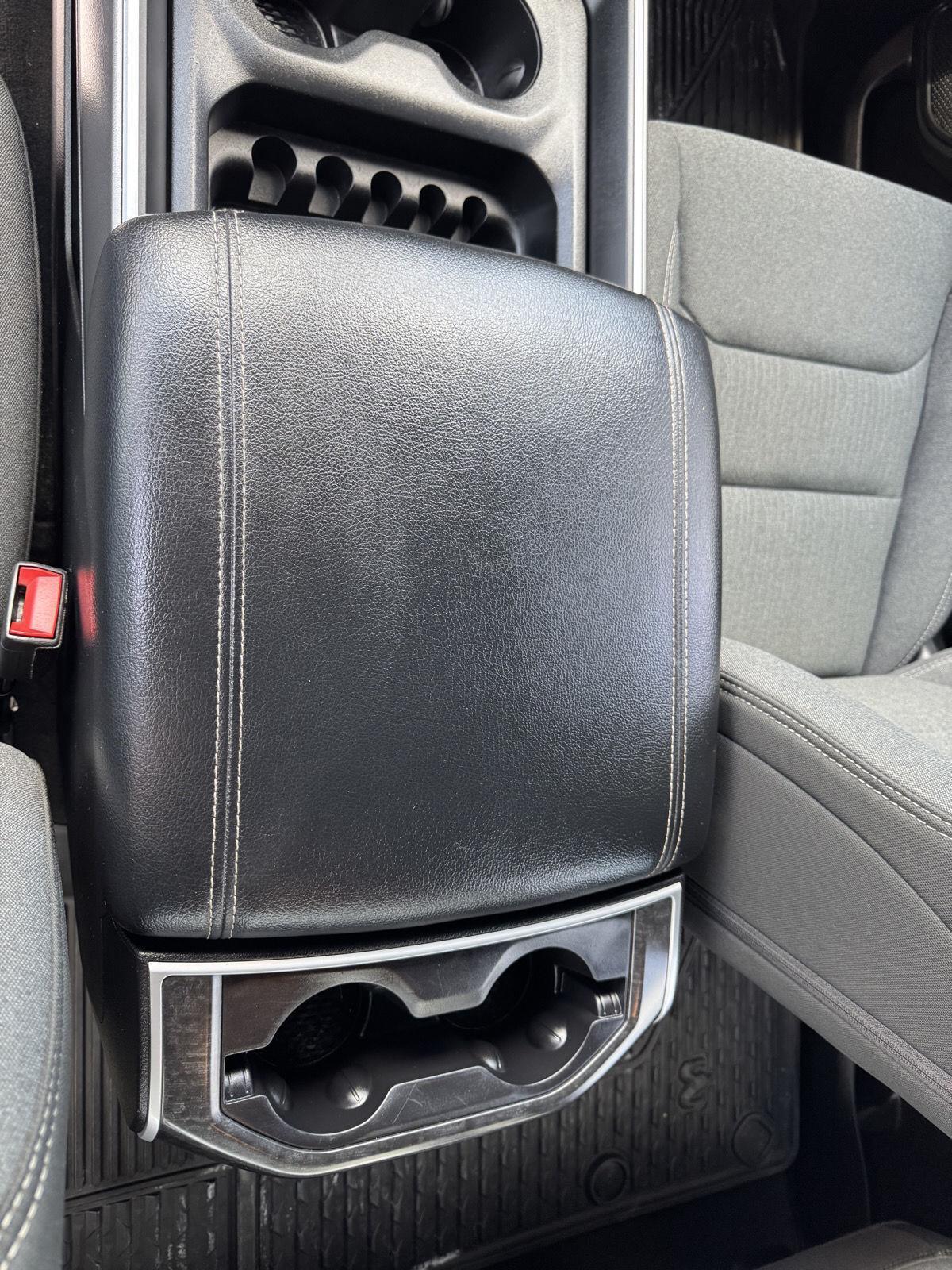 Vehicle photo 27