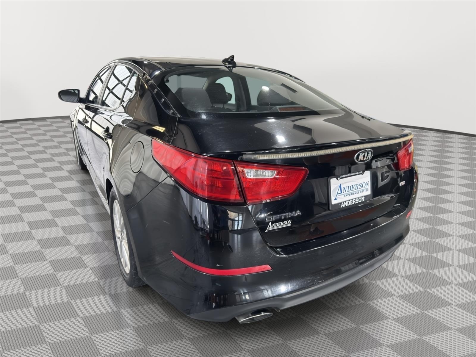 Vehicle photo 9