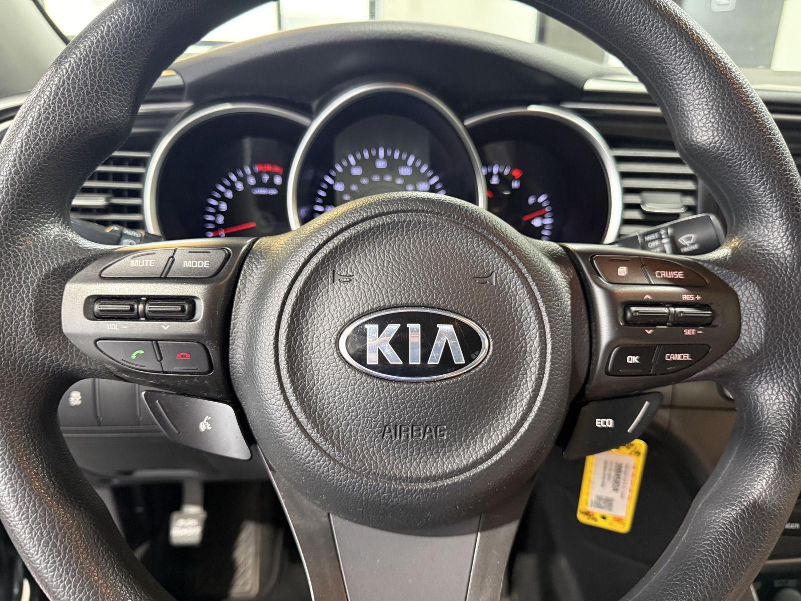 Vehicle photo 12