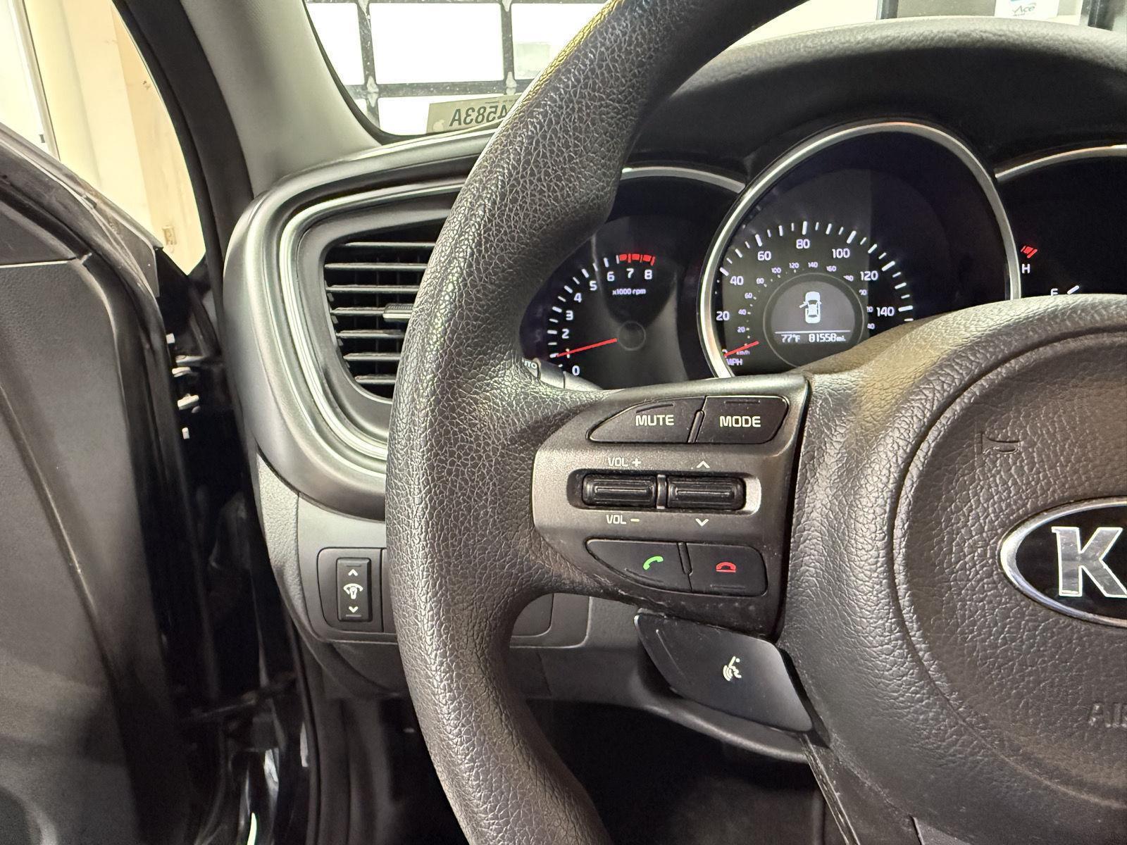 Vehicle photo 13