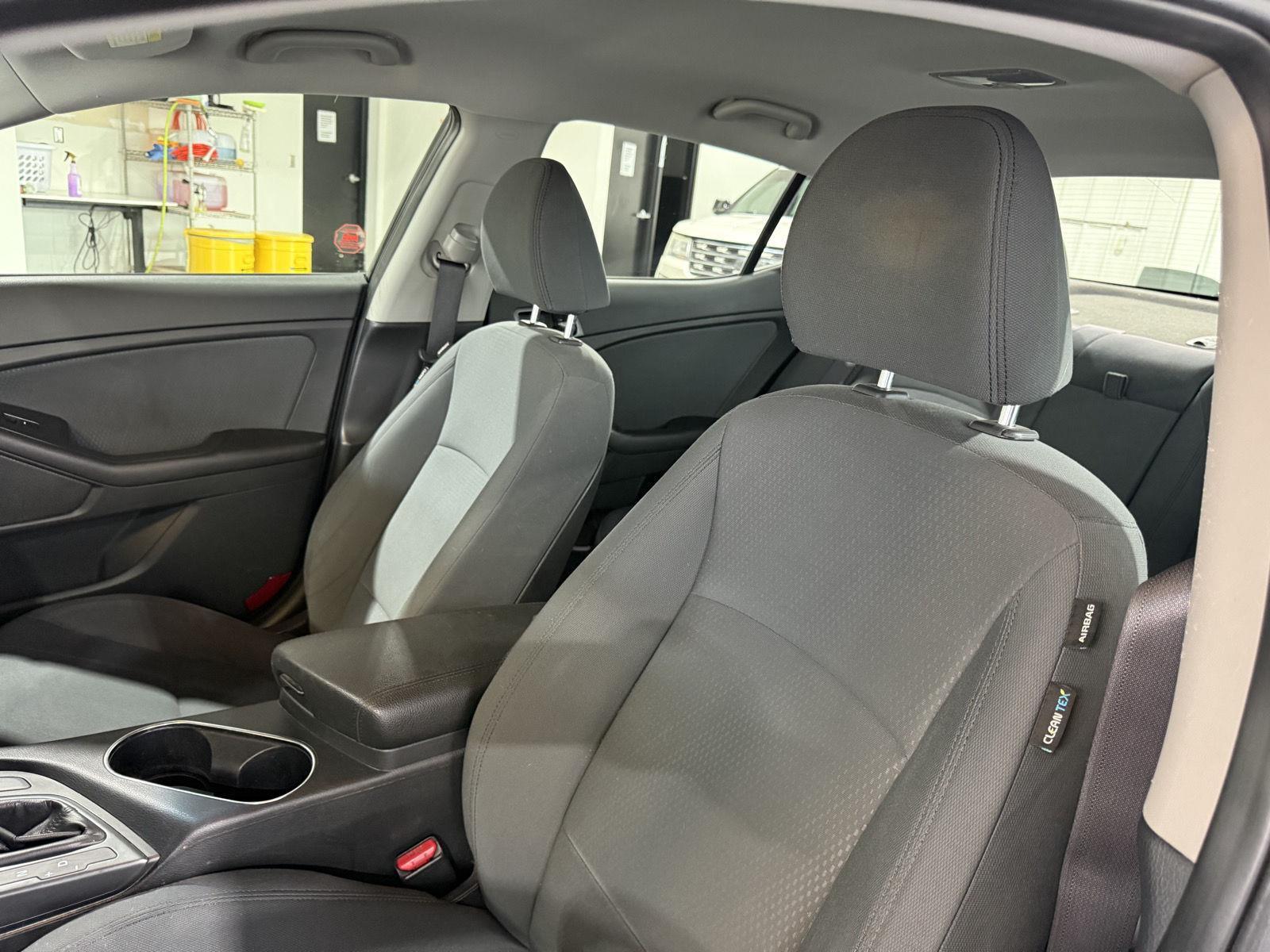 Vehicle photo 18