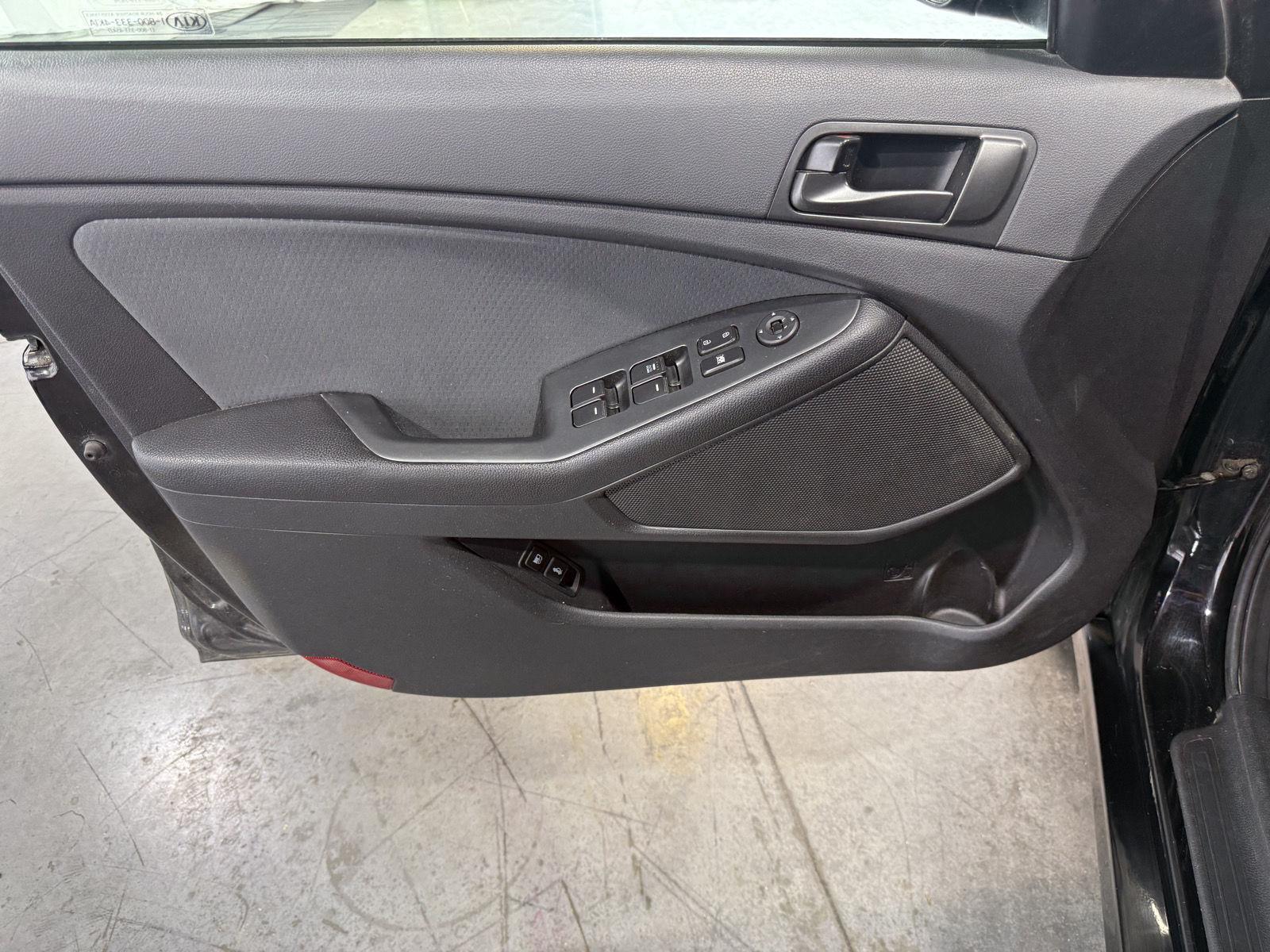Vehicle photo 20