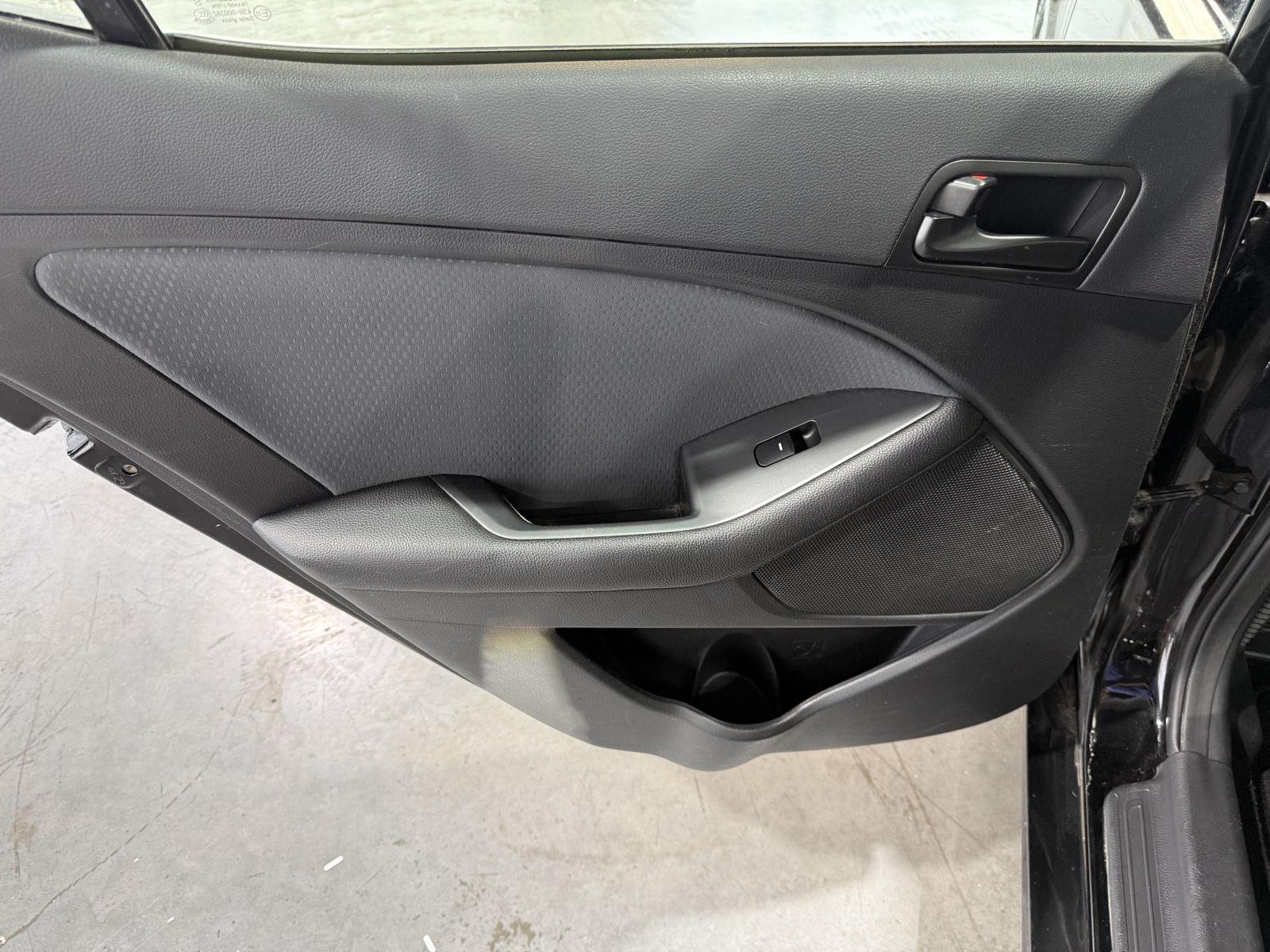 Vehicle photo 22