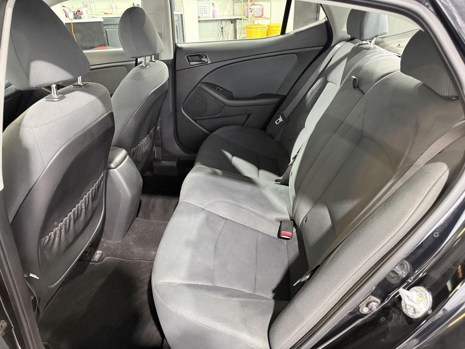 Vehicle photo 23