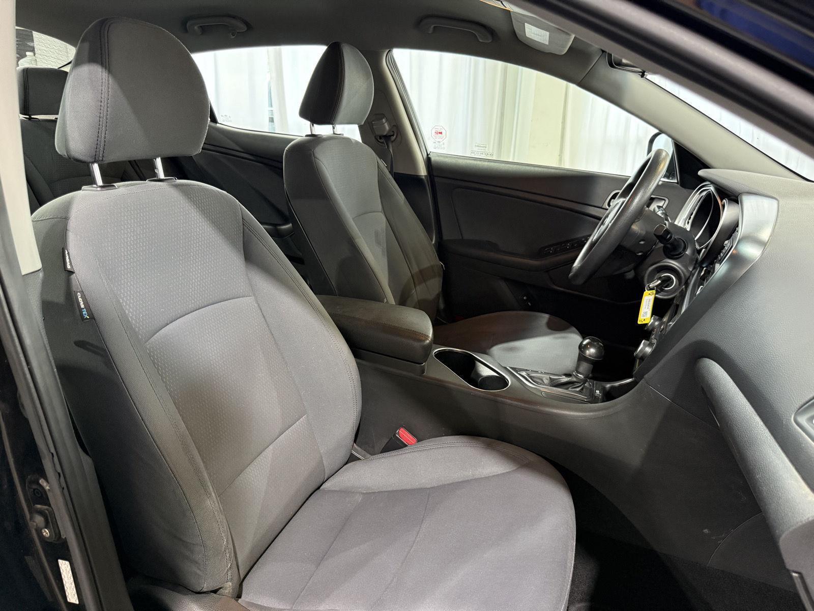 Vehicle photo 26
