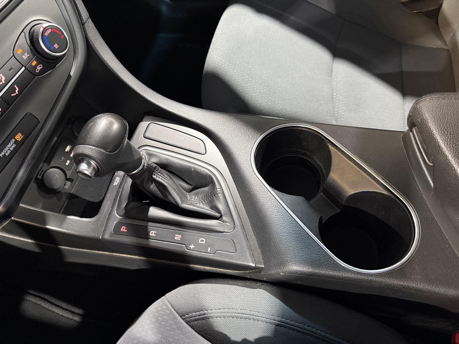 Vehicle photo 29