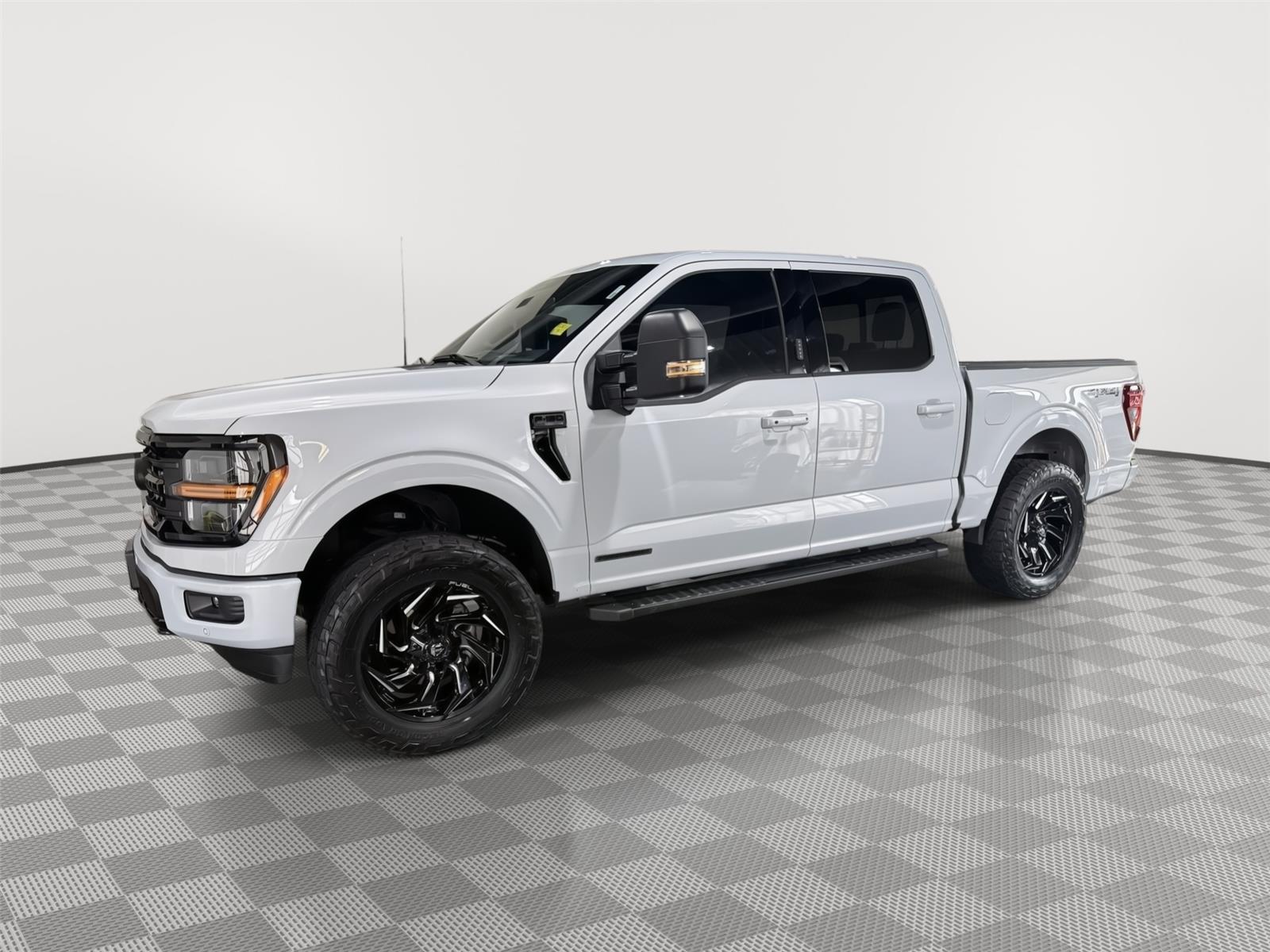 Vehicle photo 2