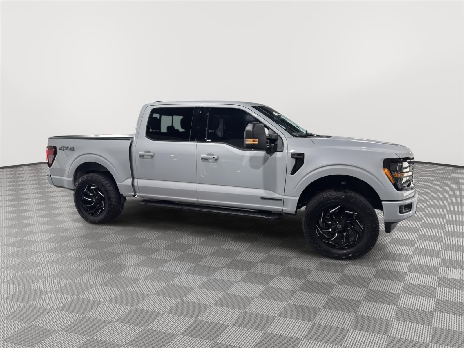 Vehicle photo 5