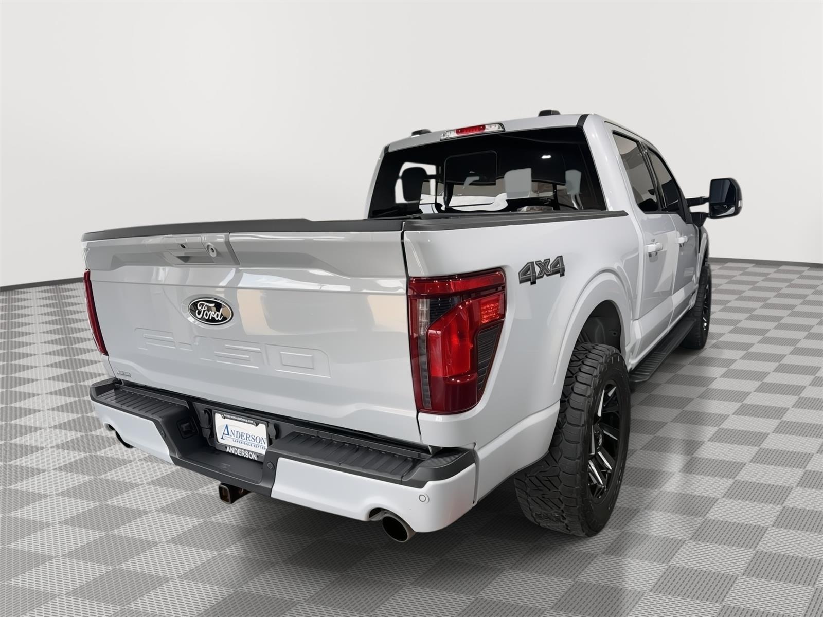 Vehicle photo 6