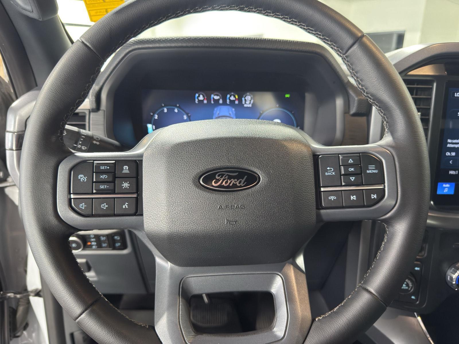 Vehicle photo 11