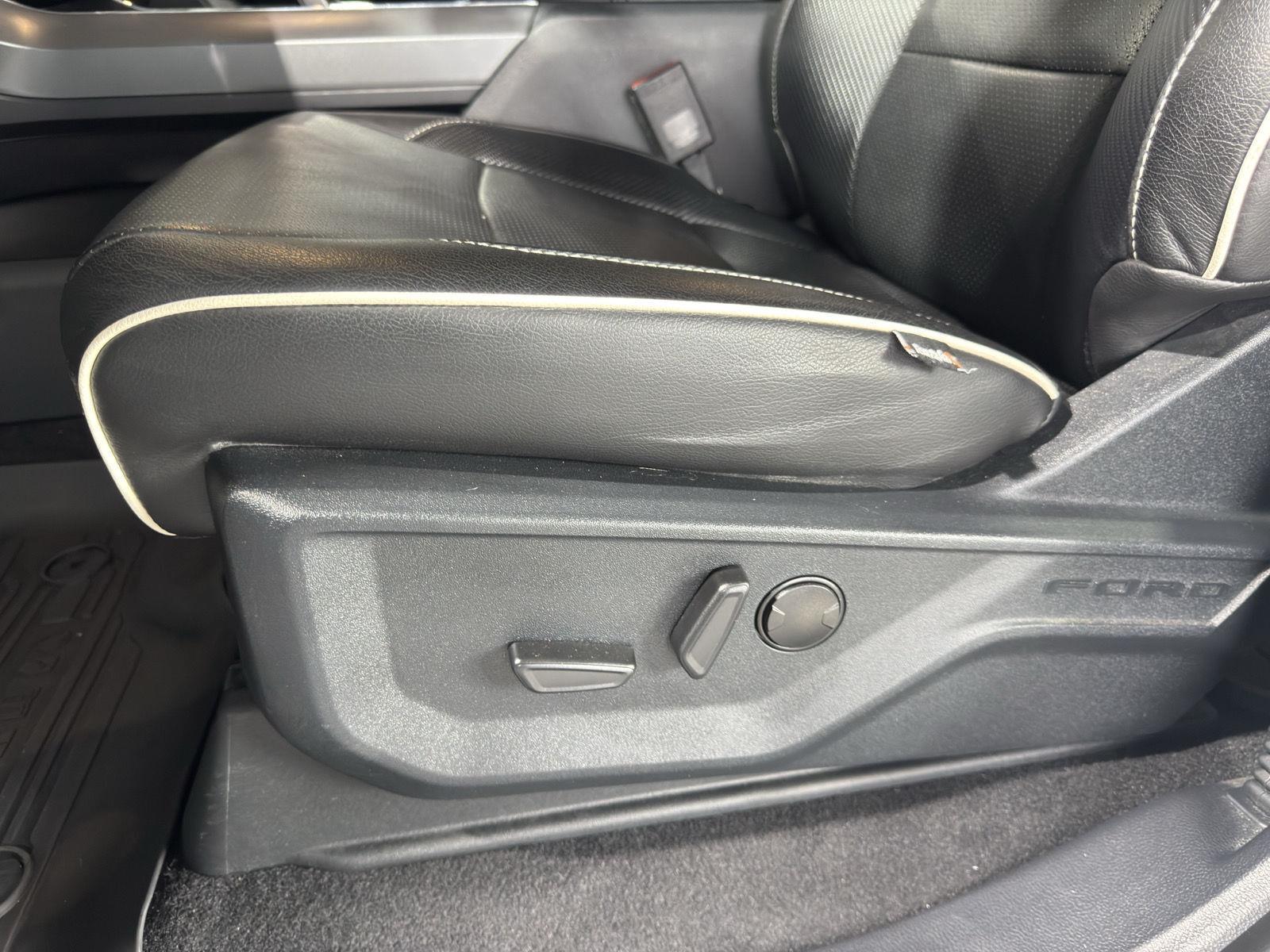 Vehicle photo 20