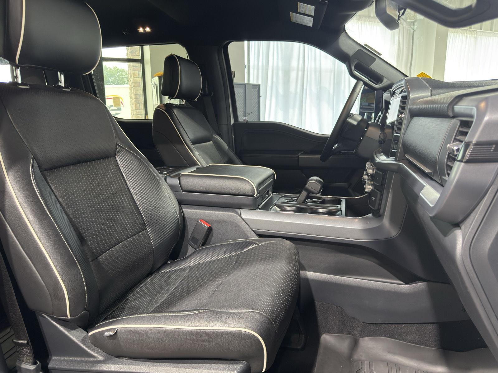 Vehicle photo 27