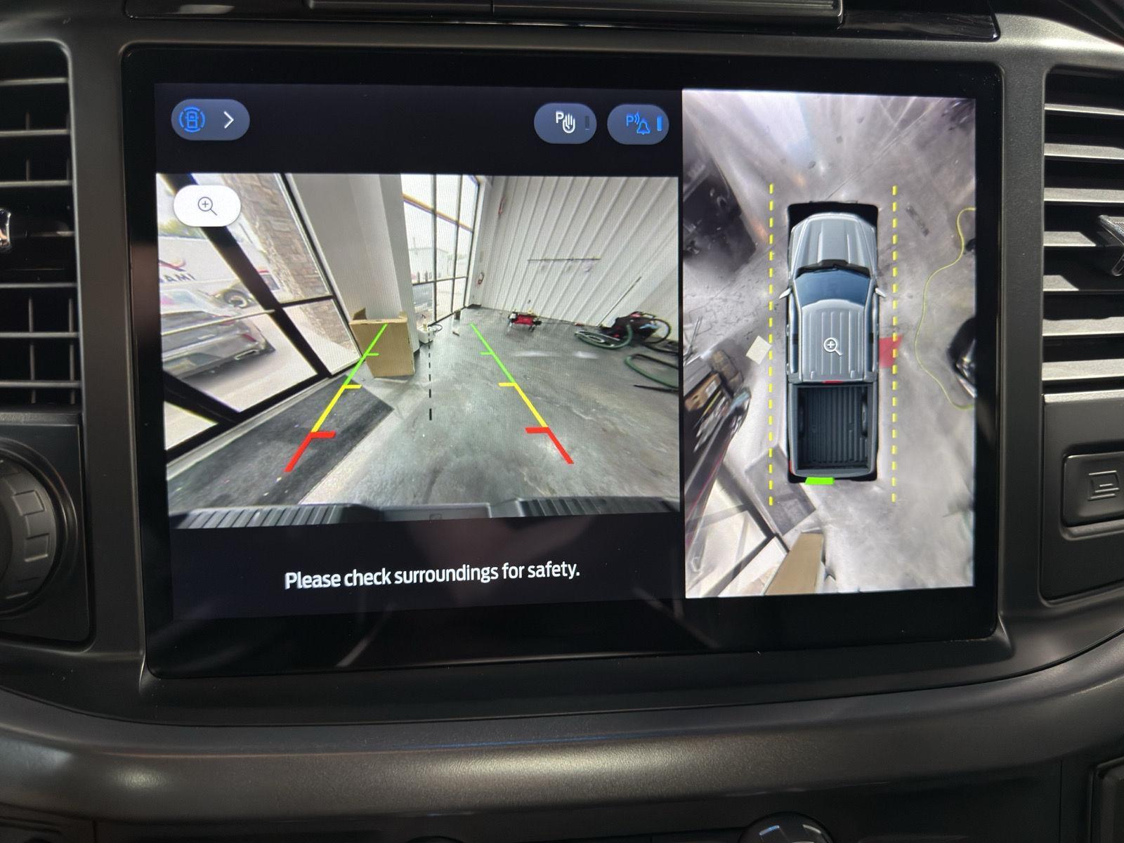 Vehicle photo 32