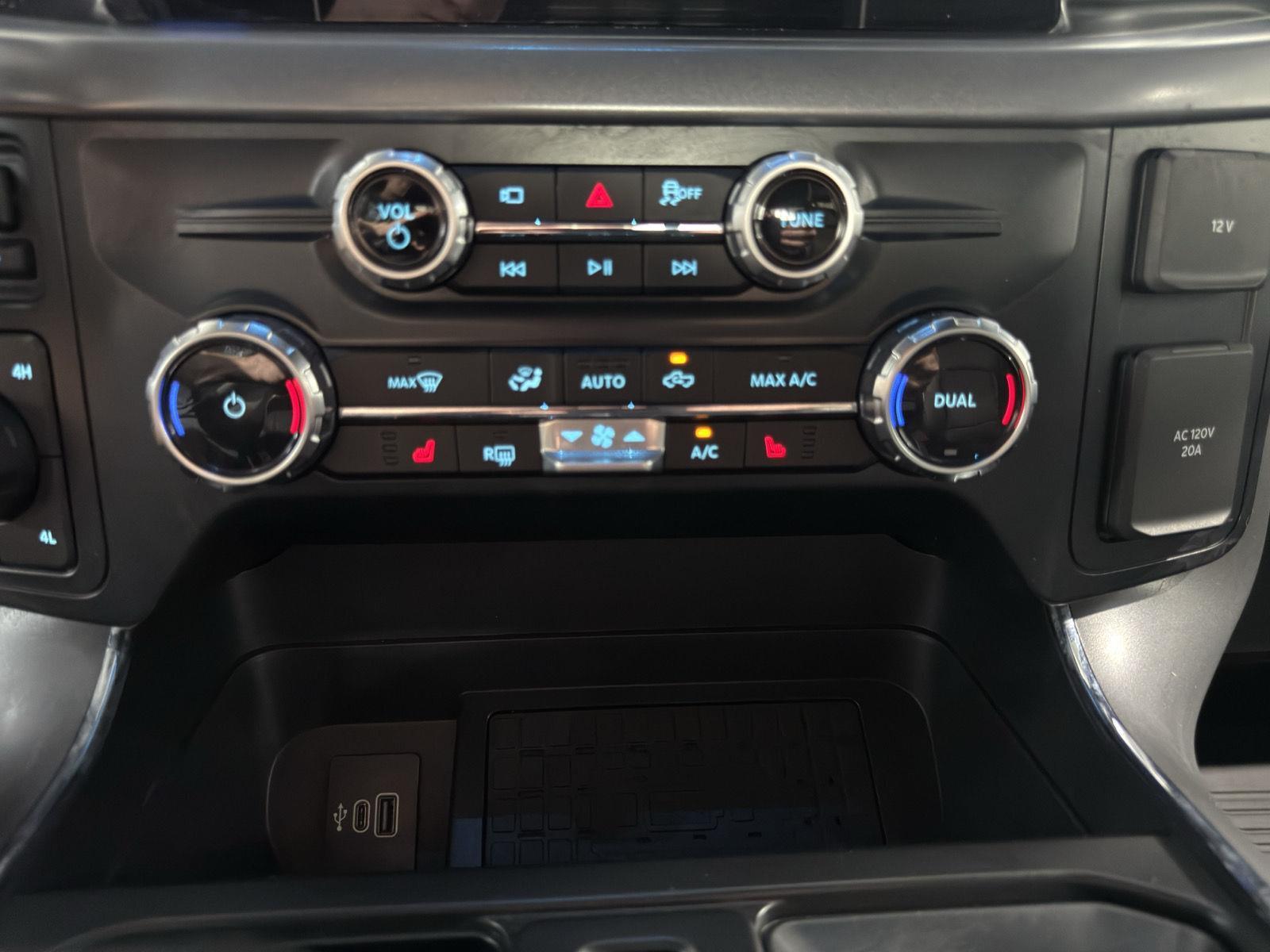 Vehicle photo 33