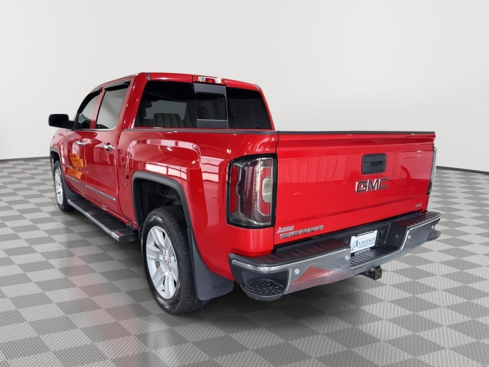 Vehicle photo 9