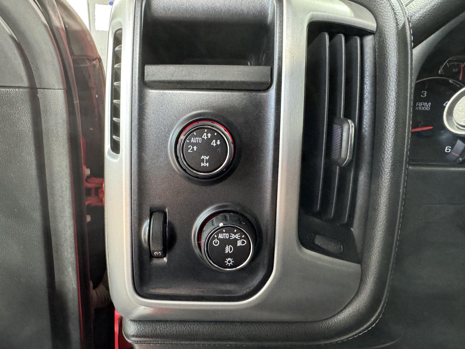 Vehicle photo 17
