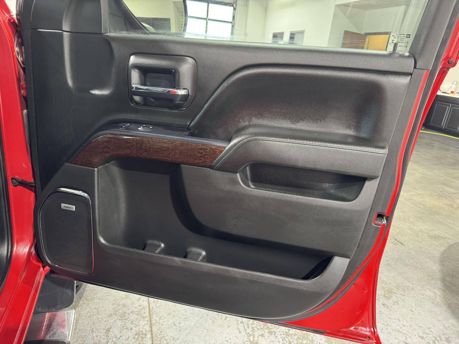 Vehicle photo 22