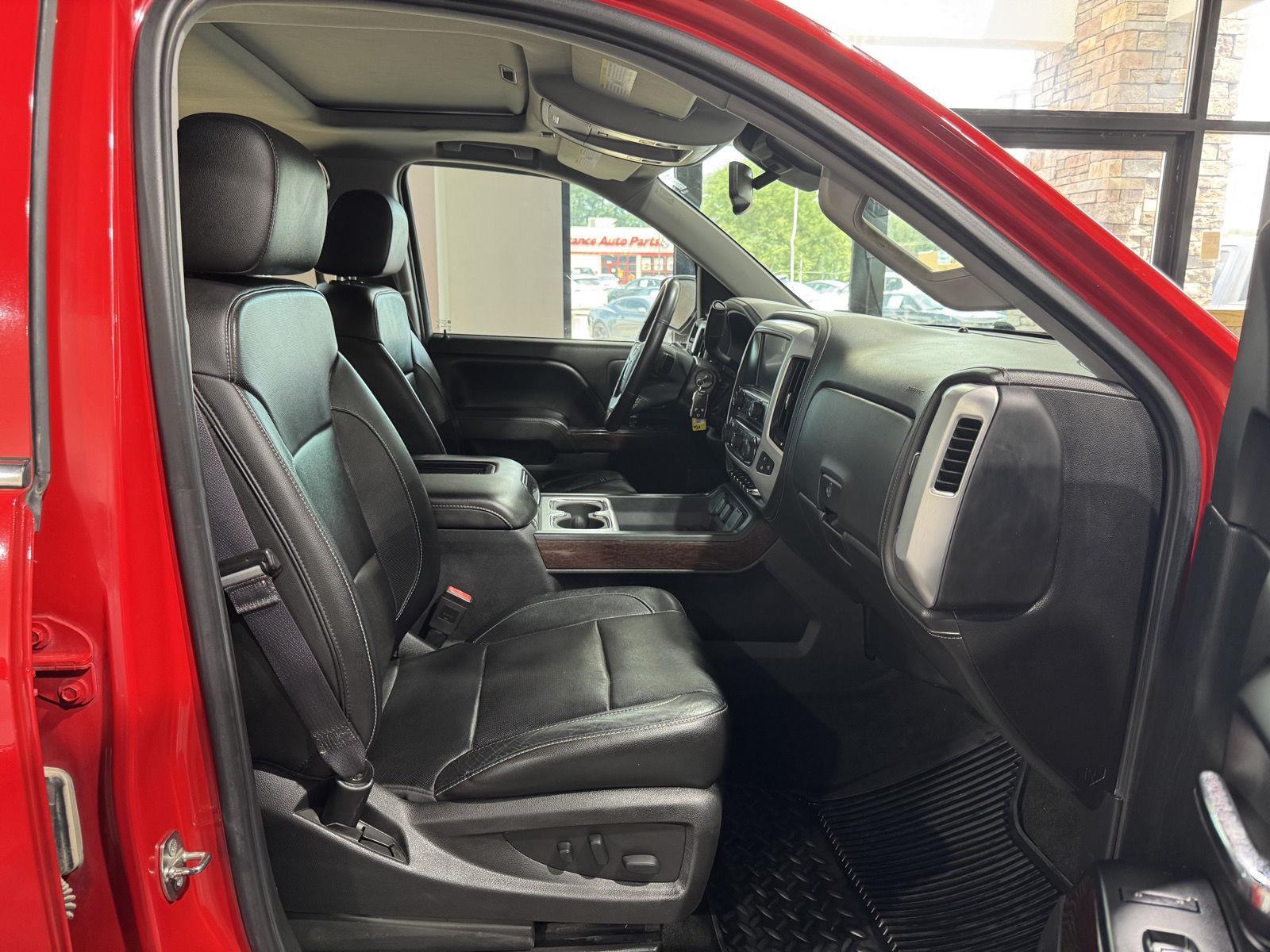 Vehicle photo 23