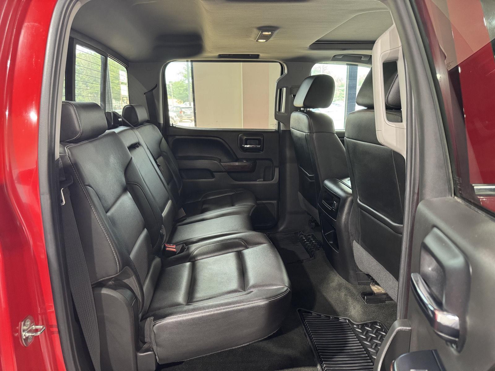 Vehicle photo 25