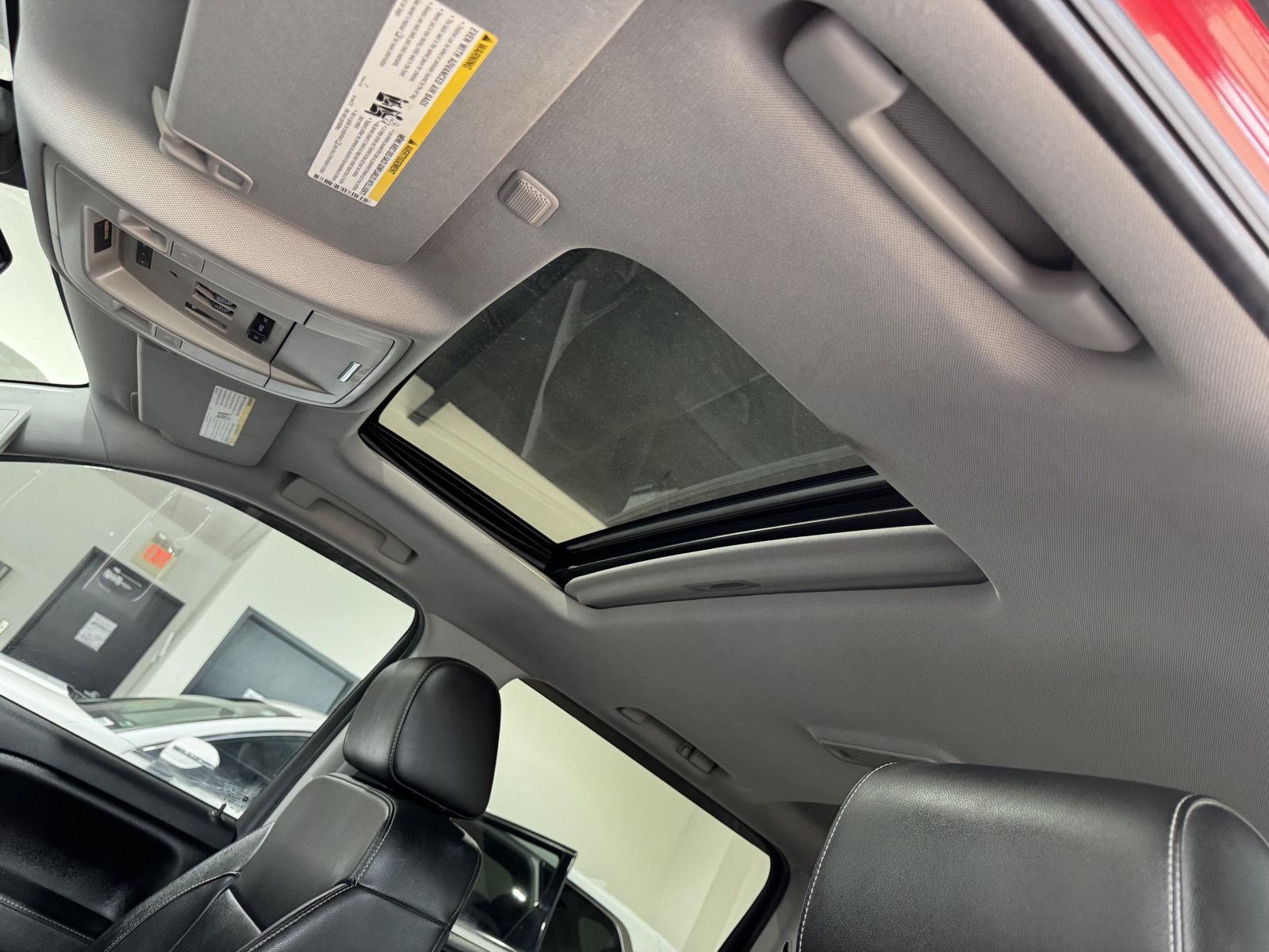 Vehicle photo 29