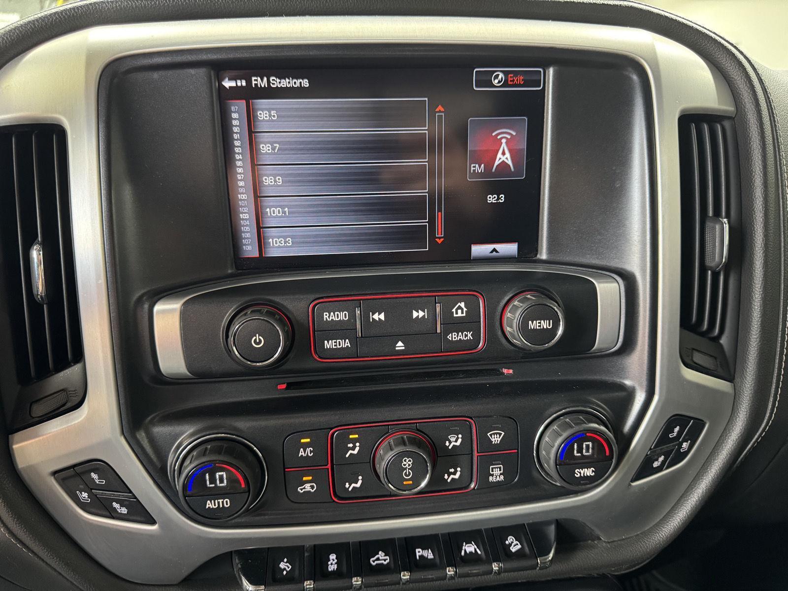 Vehicle photo 30