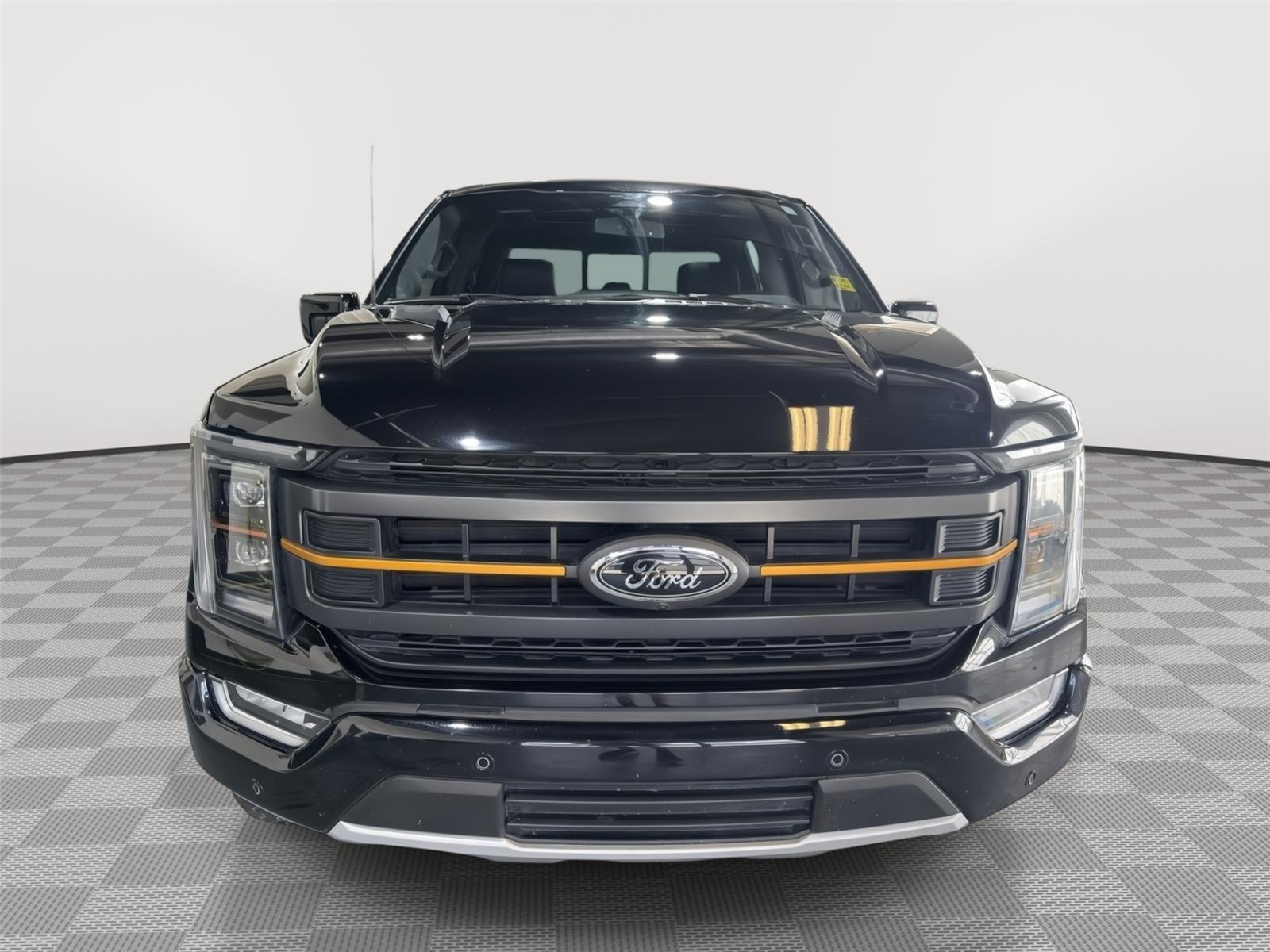 Vehicle photo 4