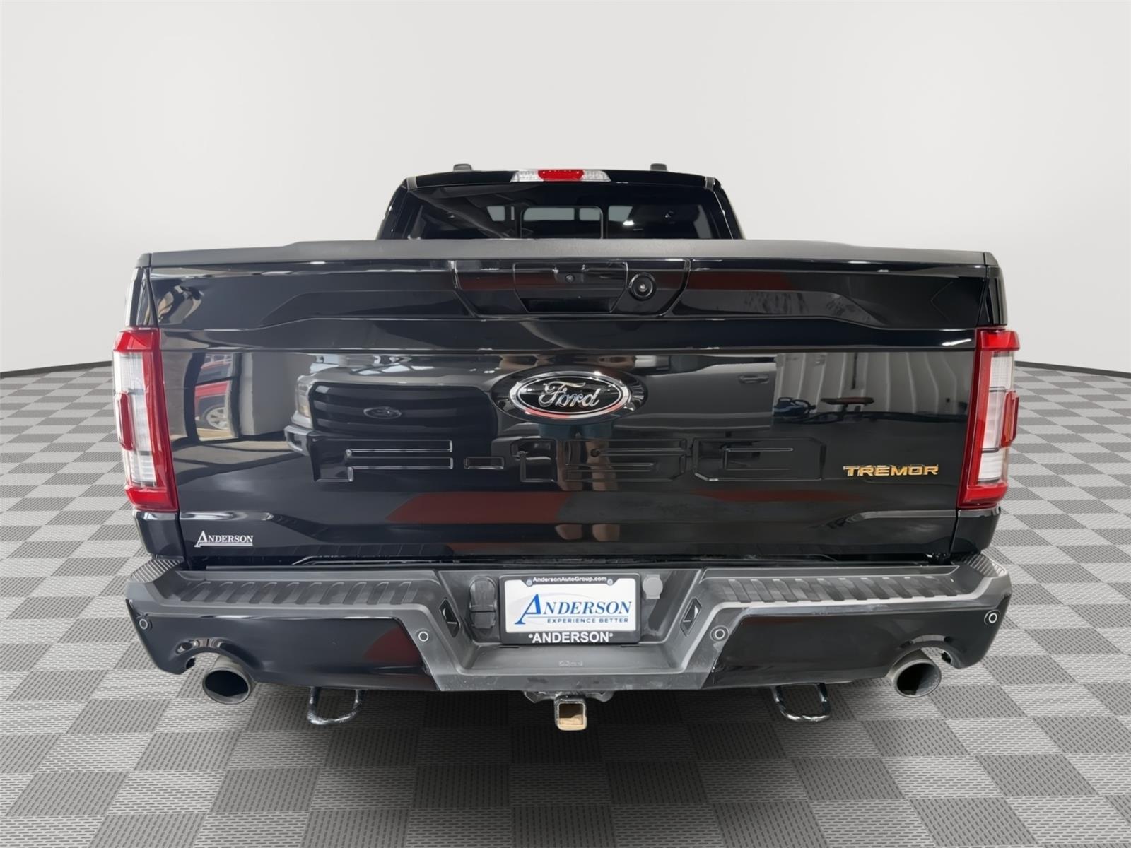 Vehicle photo 8