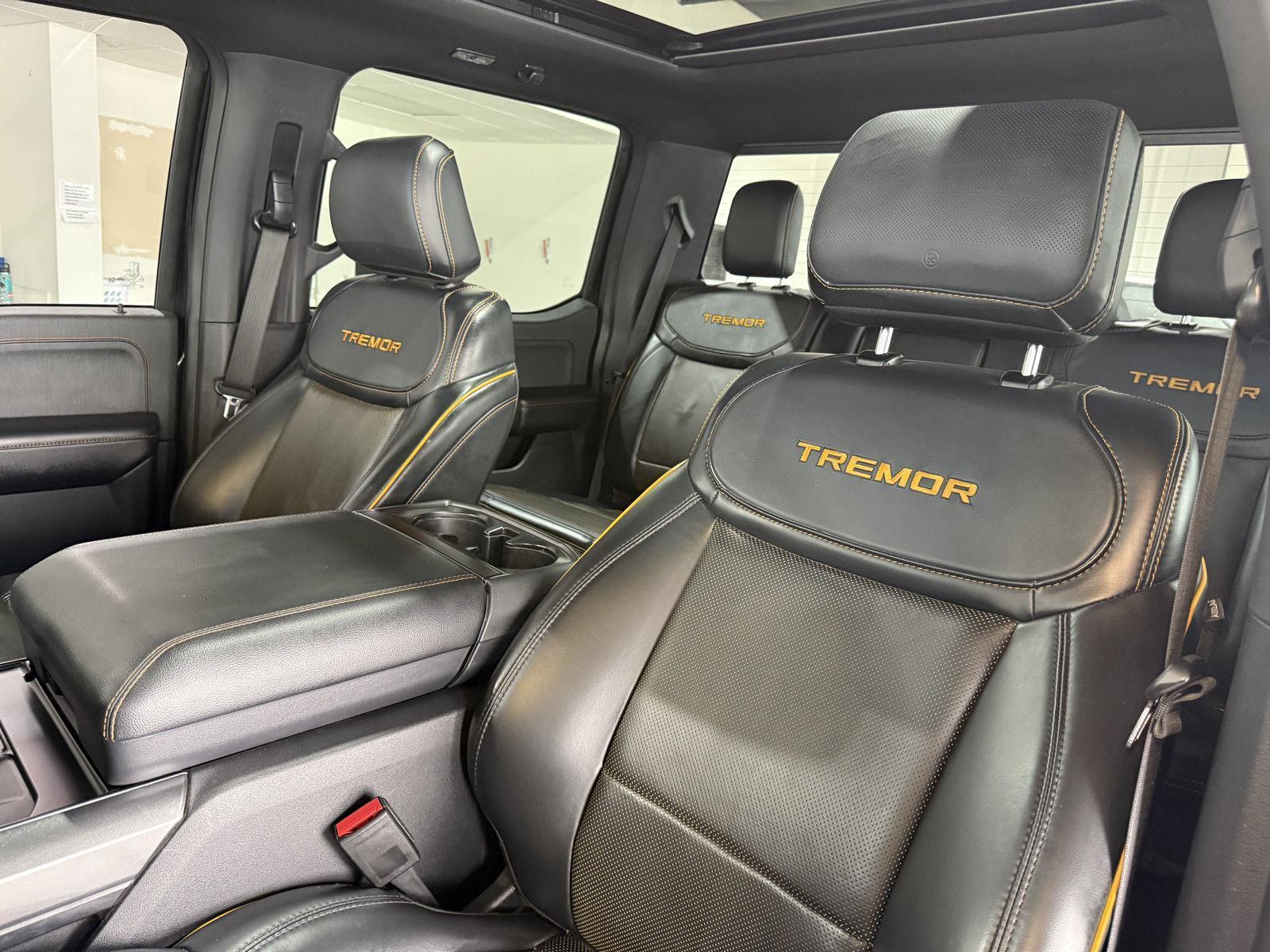 Vehicle photo 19