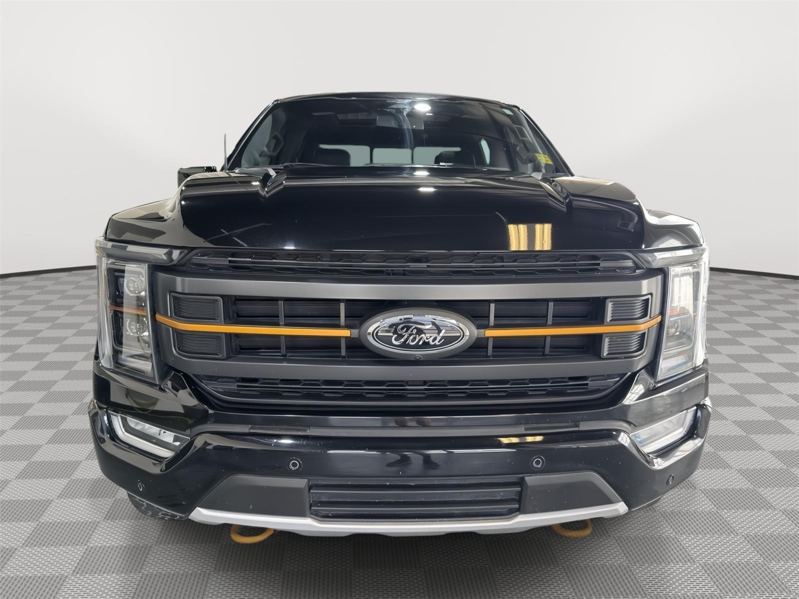 Vehicle photo 4
