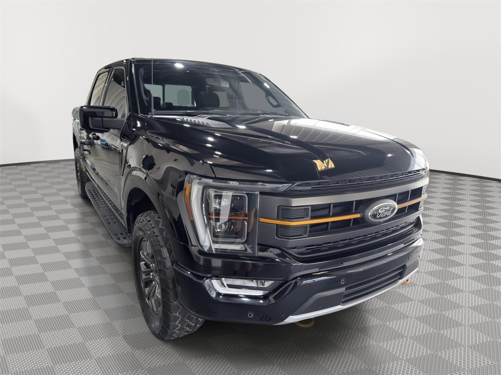 Vehicle photo 5