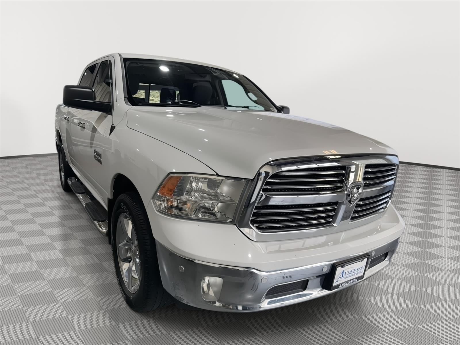 Vehicle photo 5