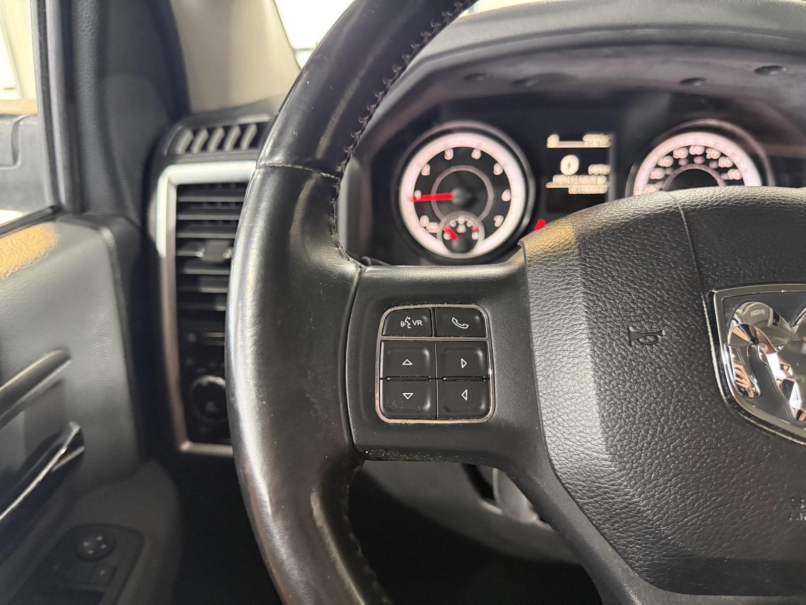 Vehicle photo 11