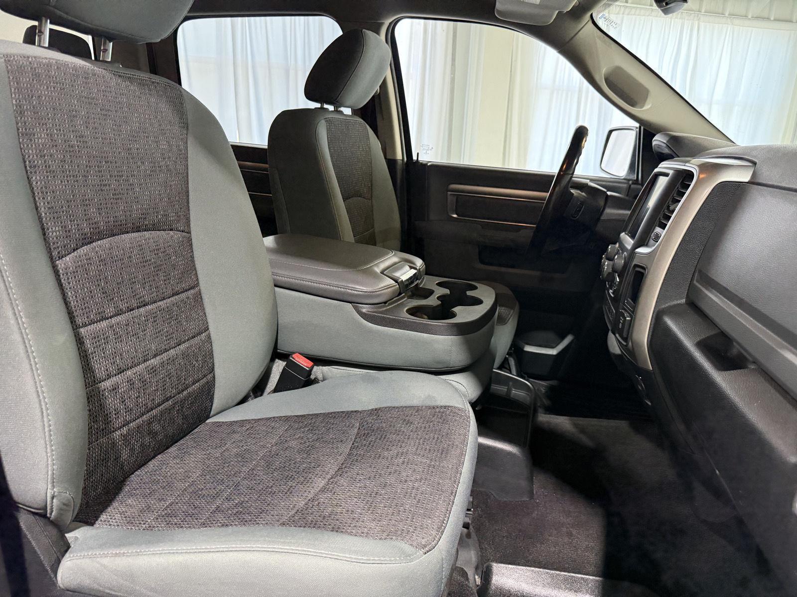 Vehicle photo 21