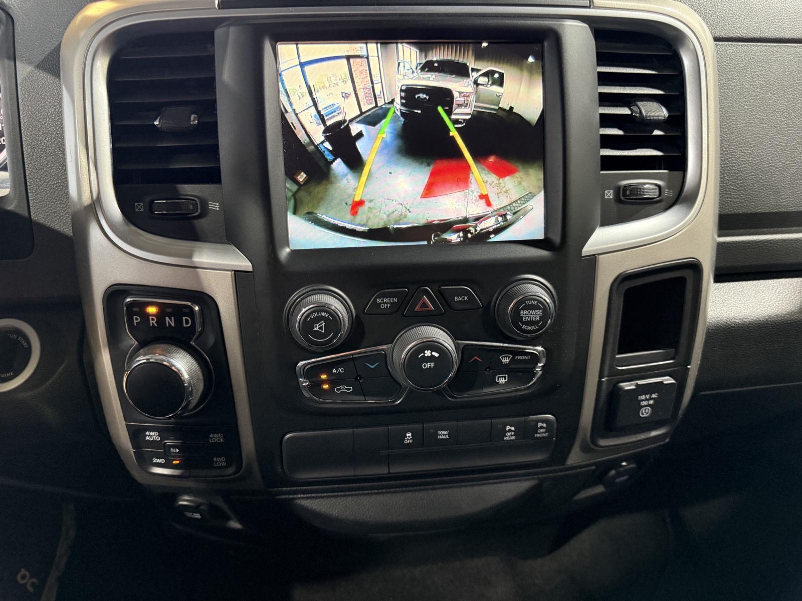 Vehicle photo 24