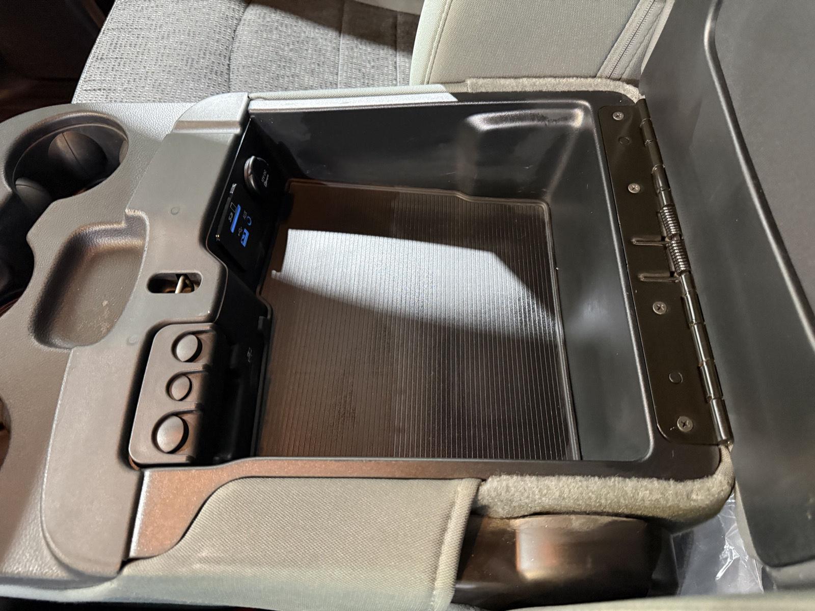 Vehicle photo 26