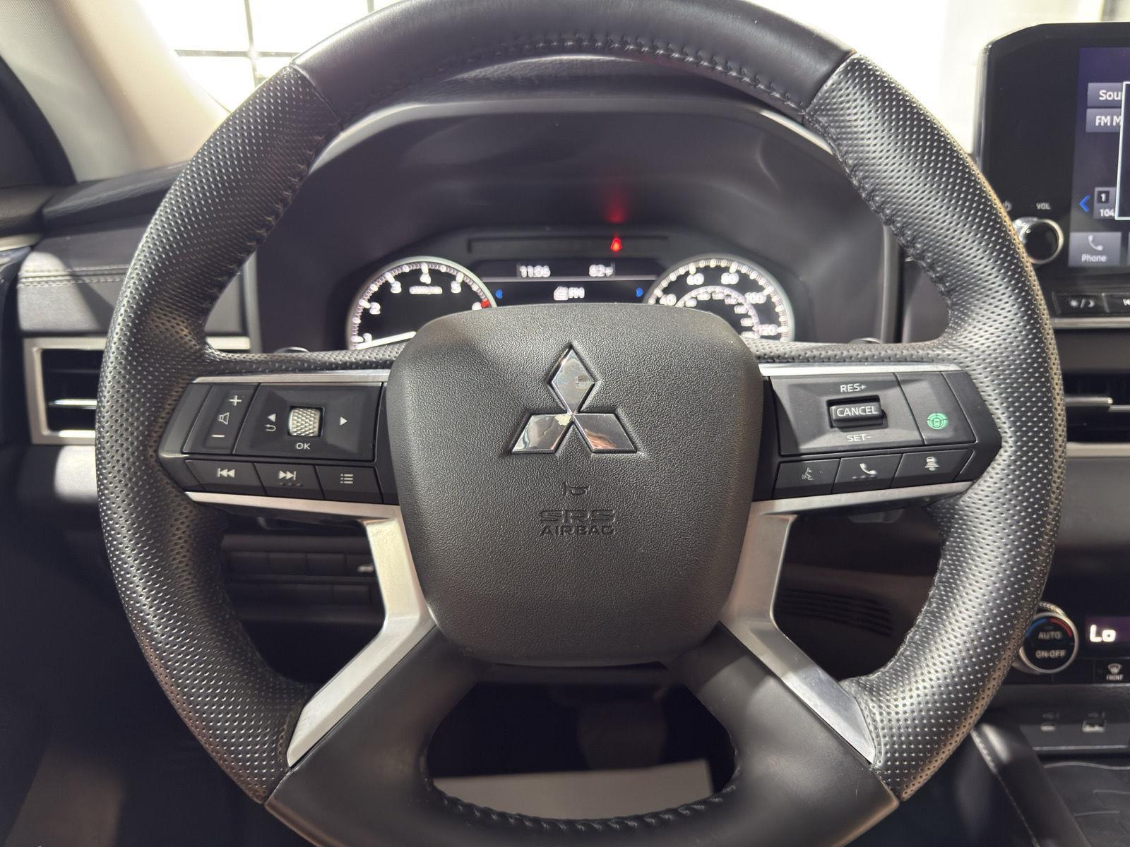 Vehicle photo 12