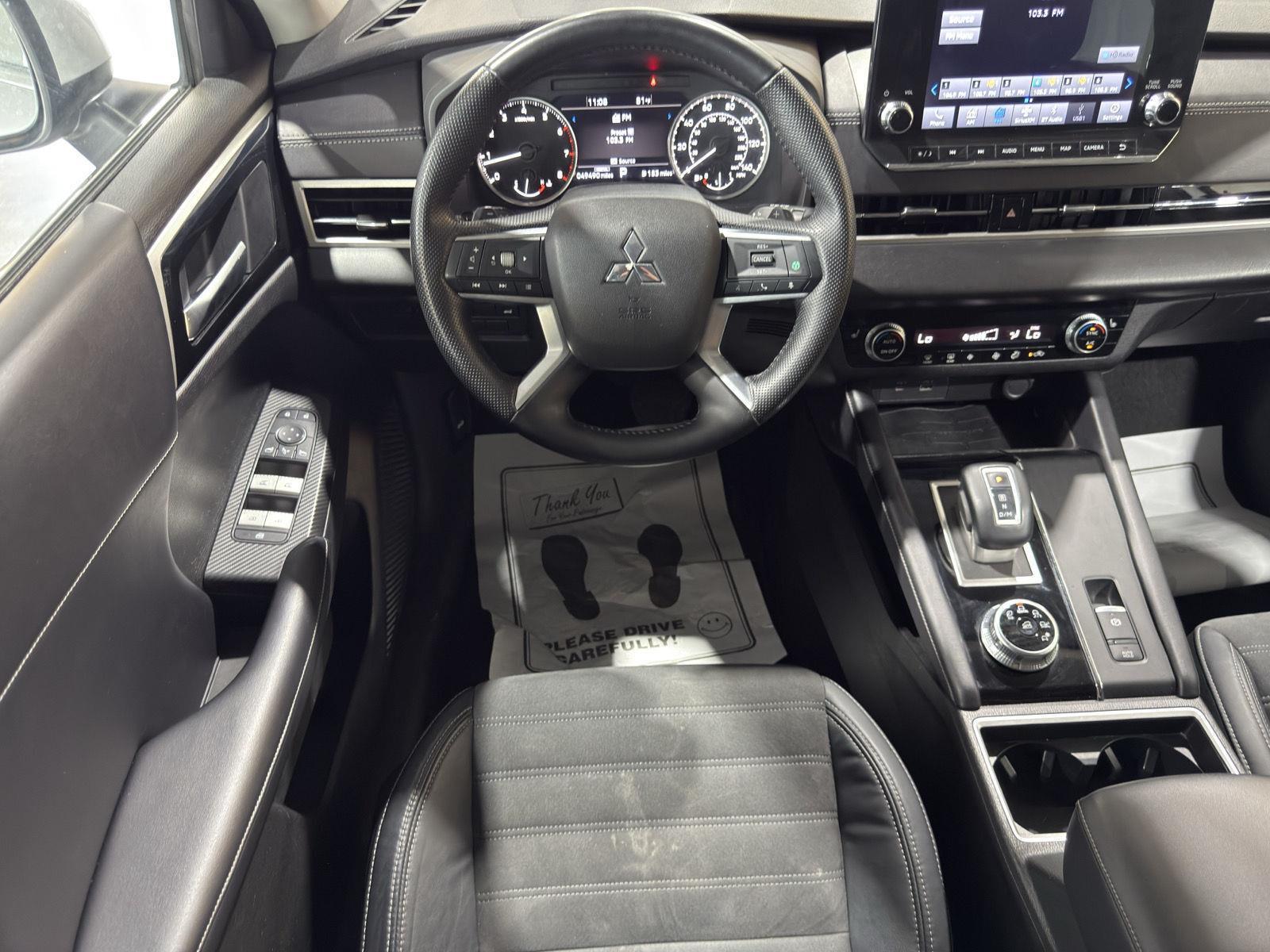 Vehicle photo 17
