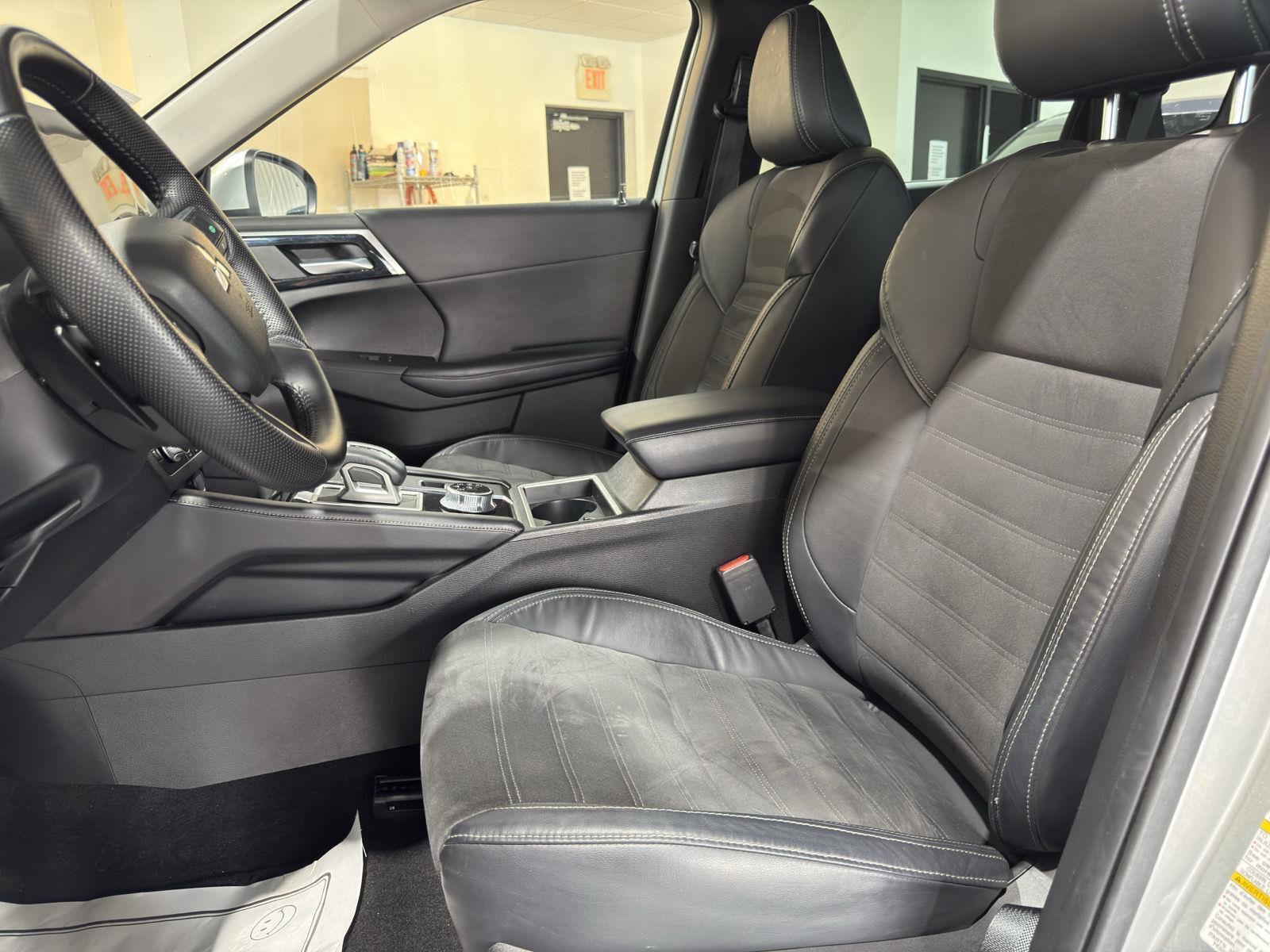 Vehicle photo 18