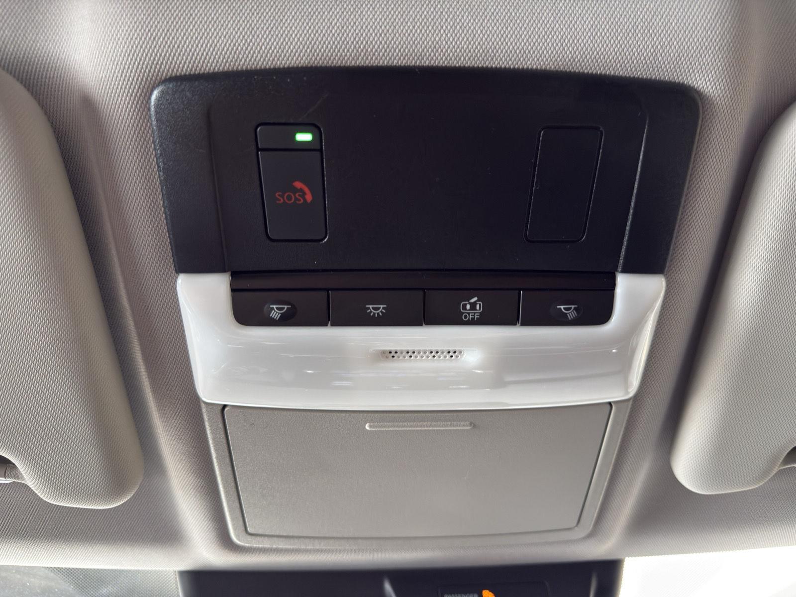 Vehicle photo 28