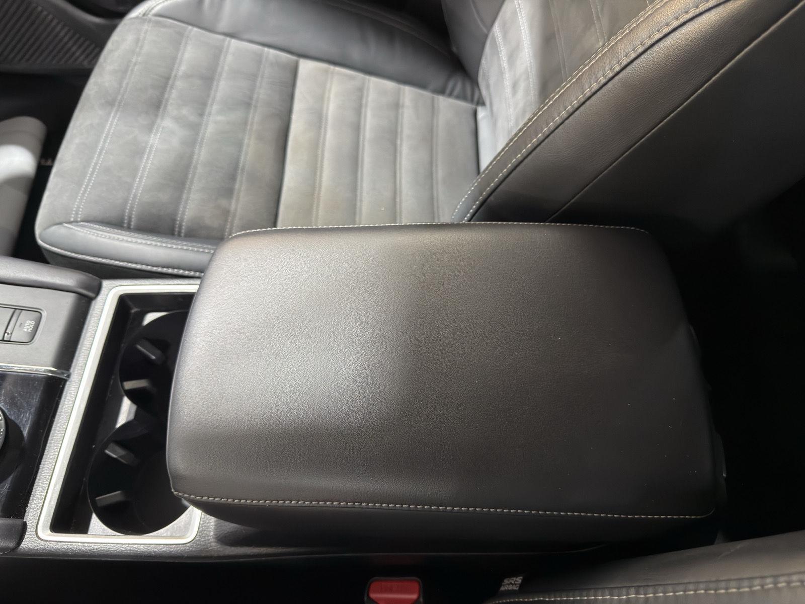 Vehicle photo 32