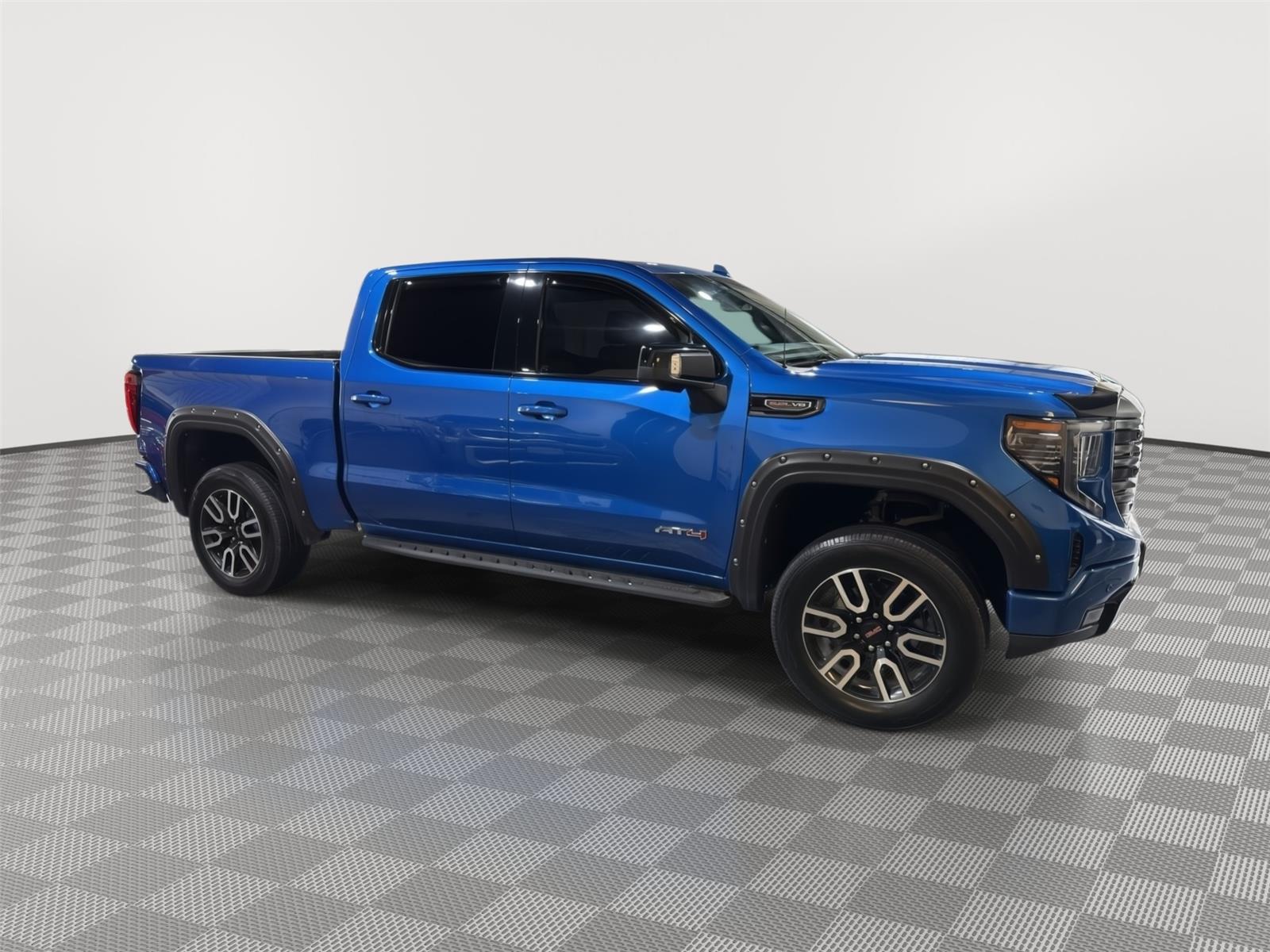 Vehicle photo 6