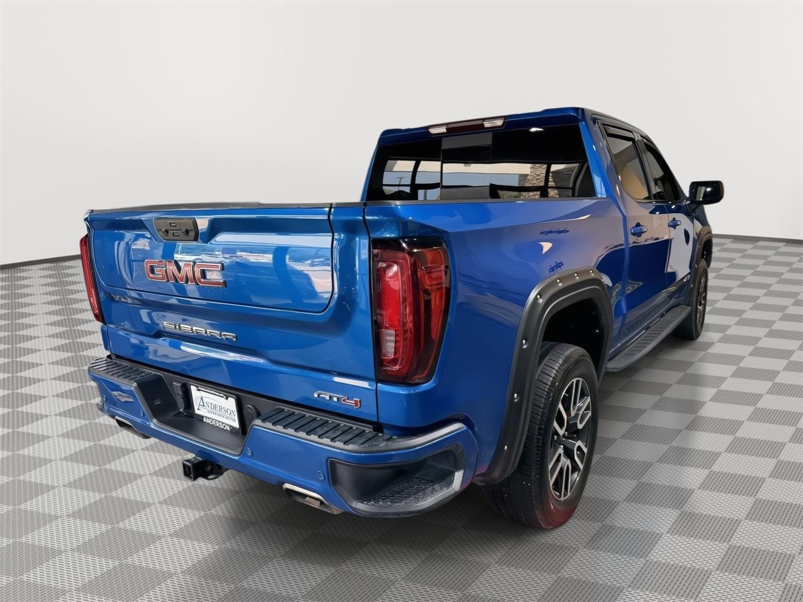 Vehicle photo 7