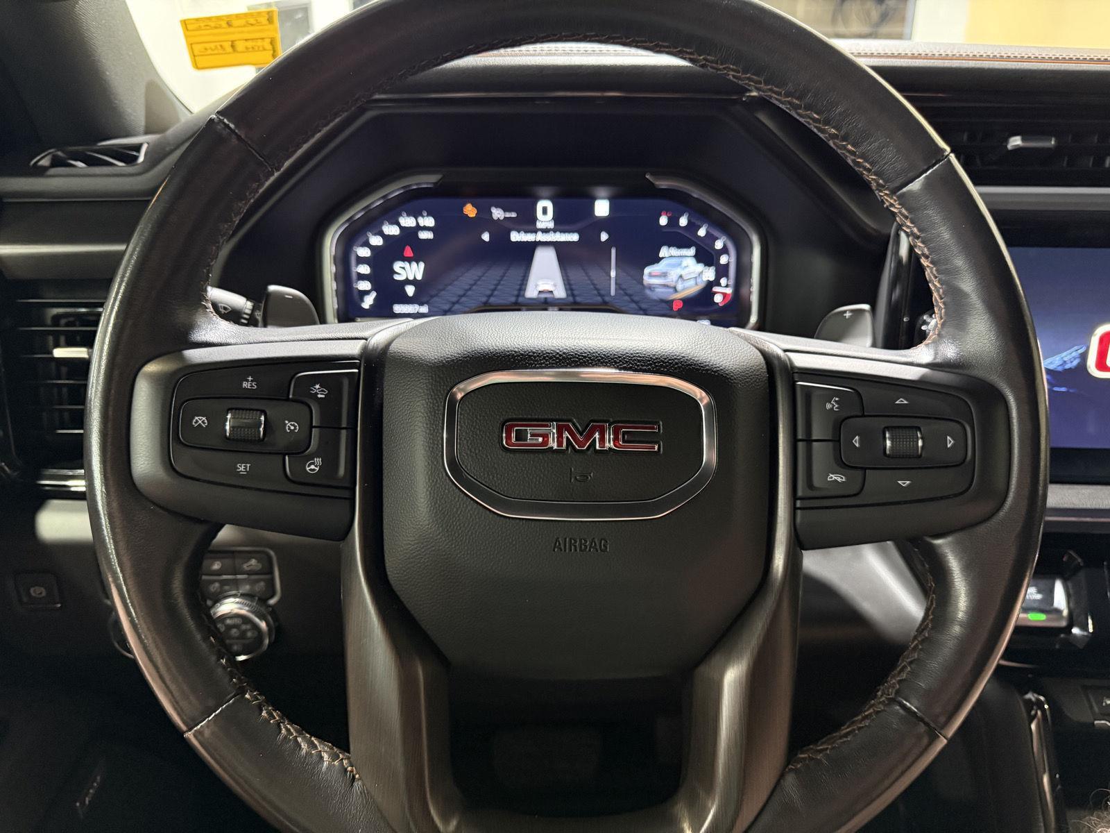 Vehicle photo 12